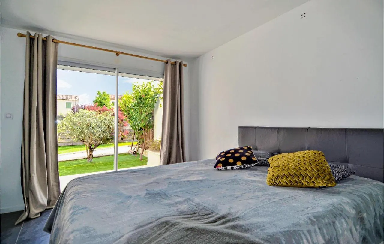 3 Bedroom Nice Home In Carpentras 0*,  France