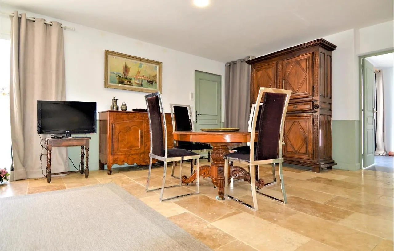 3 Bedroom Nice Home In Carpentras Holiday home