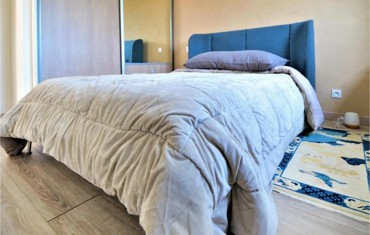 3 Bedroom Nice Home In Carpentras